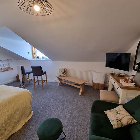 Glan Y Mor Hotel (Adults Only) Ландъндо Екстериор снимка