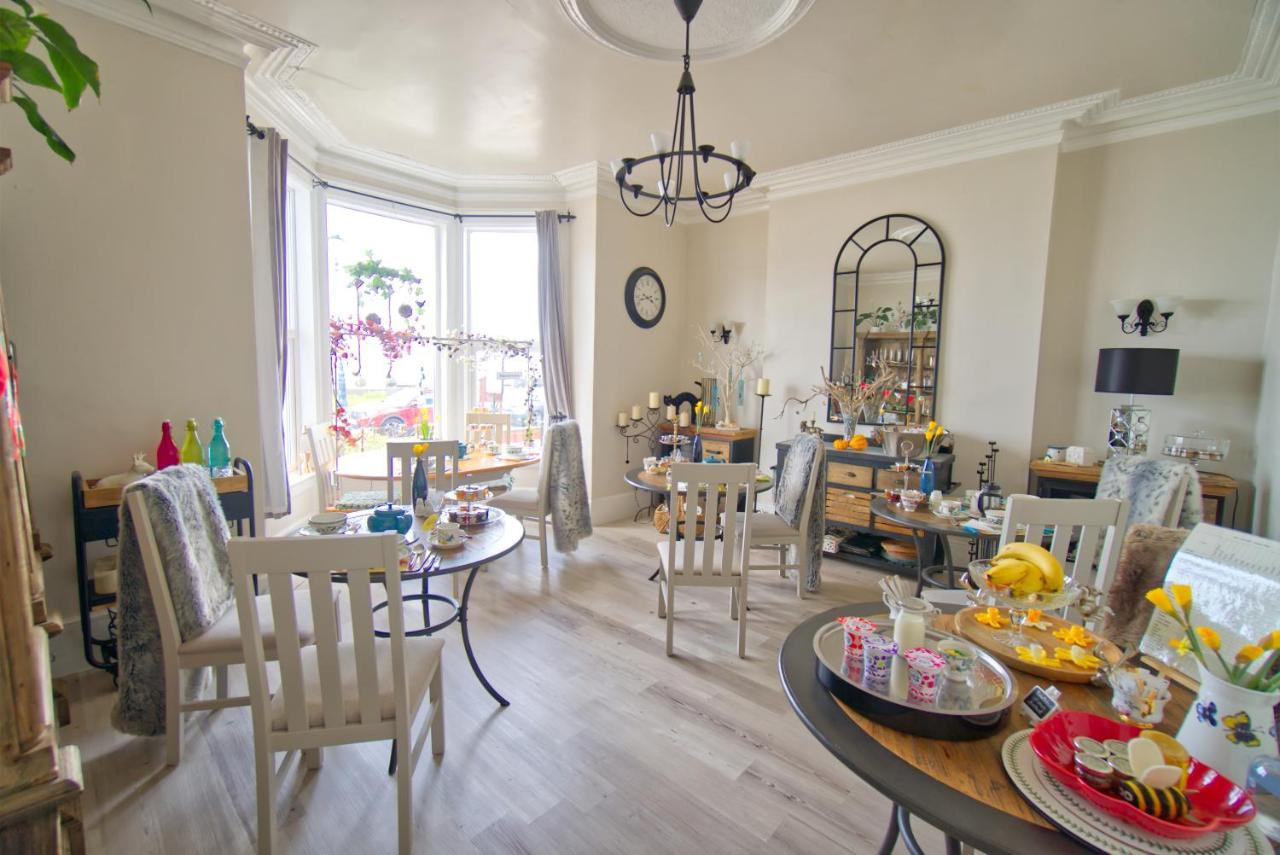 Glan Y Mor Hotel (Adults Only) Ландъндо Екстериор снимка