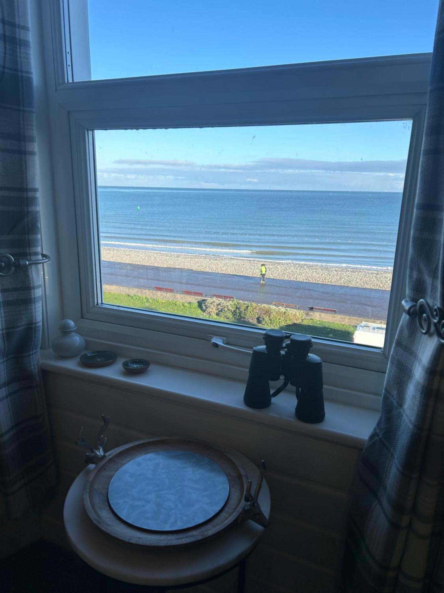 Glan Y Mor Hotel (Adults Only) Ландъндо Екстериор снимка