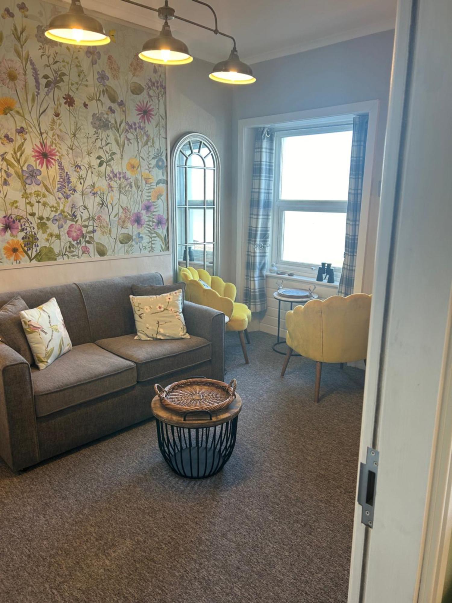 Glan Y Mor Hotel (Adults Only) Ландъндо Екстериор снимка